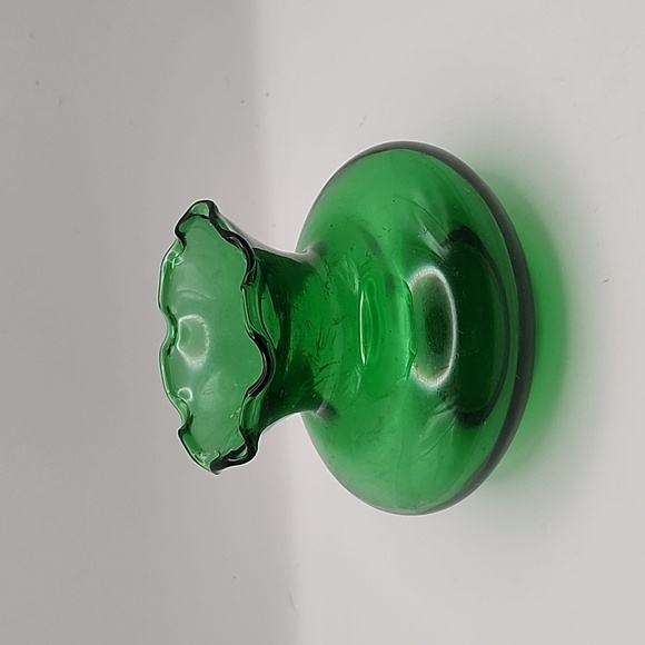 Vintage Green Glass Vase 3.5" - Picture 2 of 7